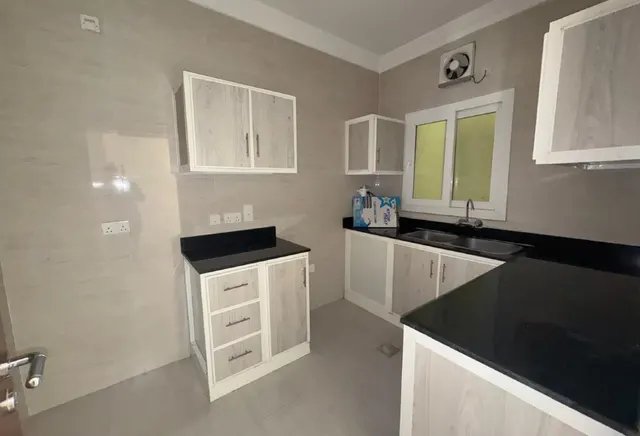 2 Bedroom Apartment with Covered Parking