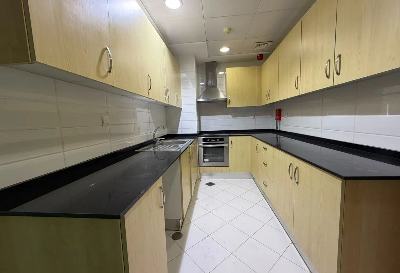 1BHK + Office - Unfurnished - Porto Arabia