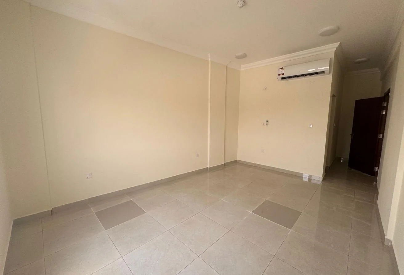 2 BR Apartment with Covered Parking in Unit 105