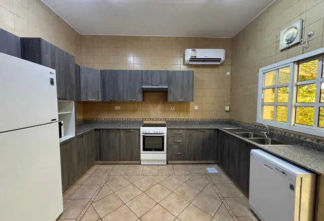 Elegant 4BHK Villa - Compound - Al Waab
