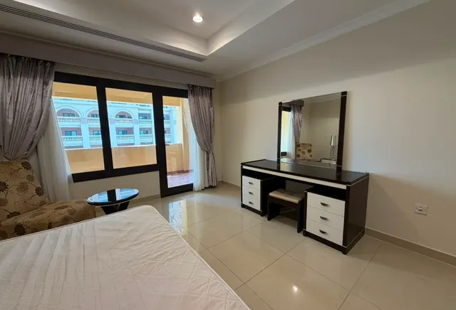 1 BHK + Office - Furnished - Porto Arabia