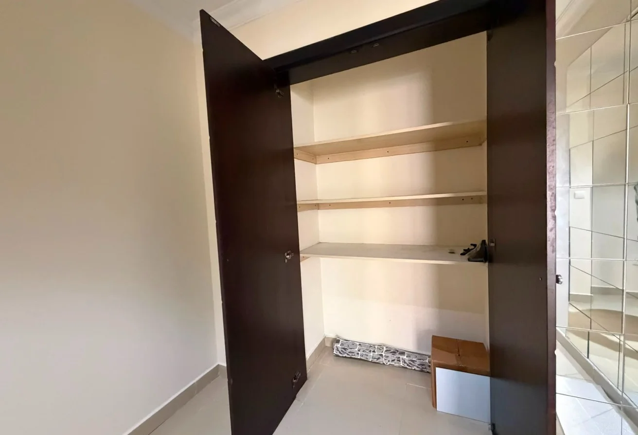 1BHK + Office - Unfurnished - Porto Arabia