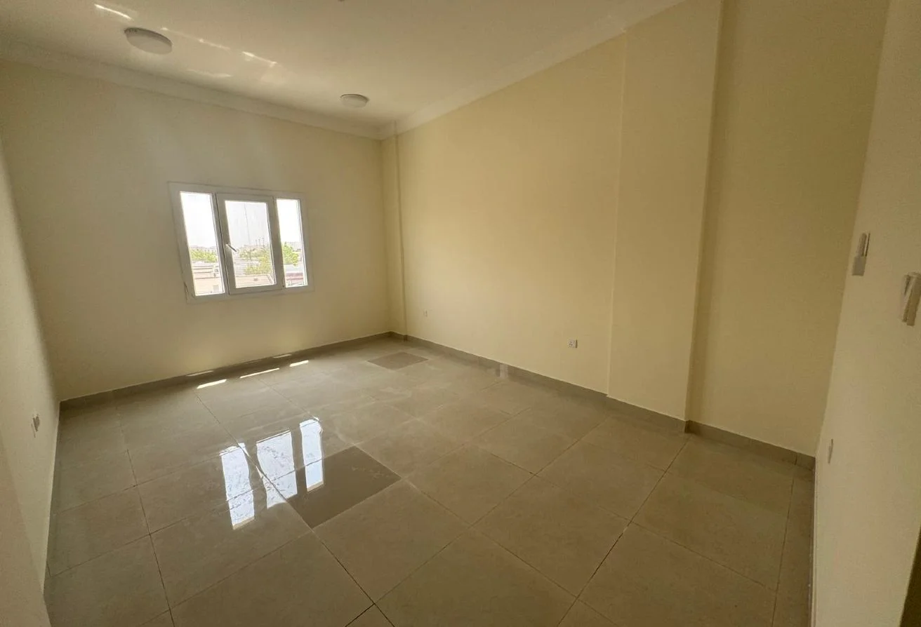 2 BR Apartment with Covered Parking in Unit 105