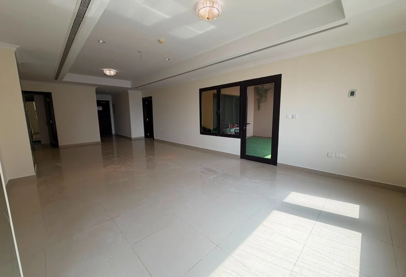 1BHK + Office - Unfurnished - Porto Arabia