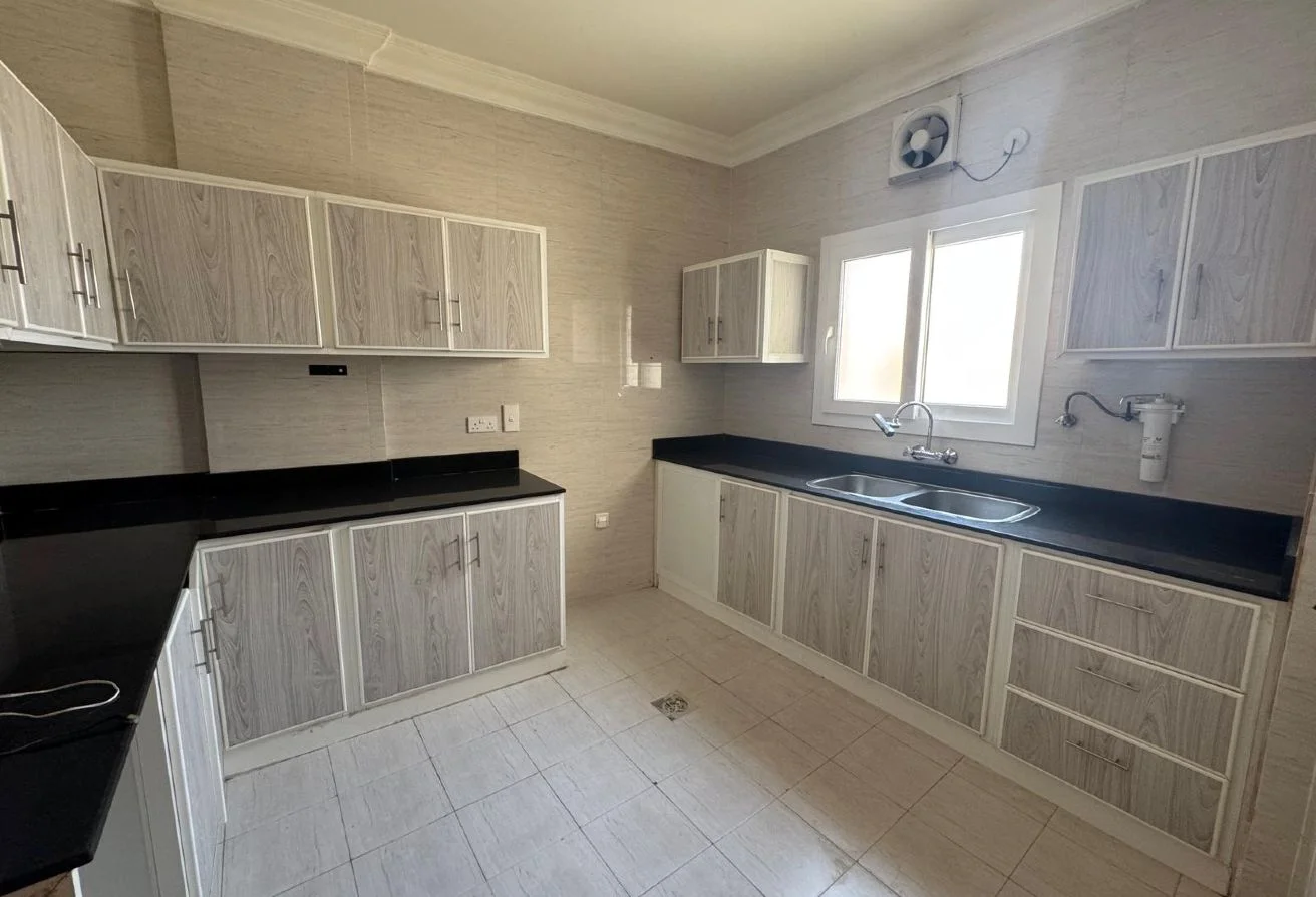 2 BR Apartment with Covered Parking in Unit 105
