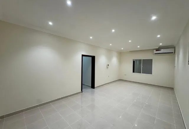 Bright 2BHK Apartment Unfurnished | Balcony | Old