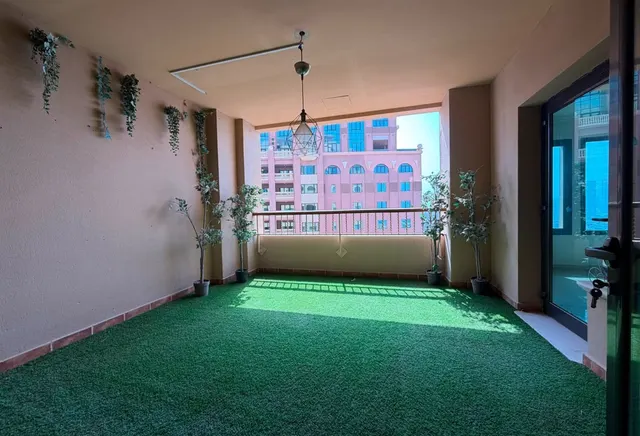 1BHK + Office - Unfurnished - Porto Arabia