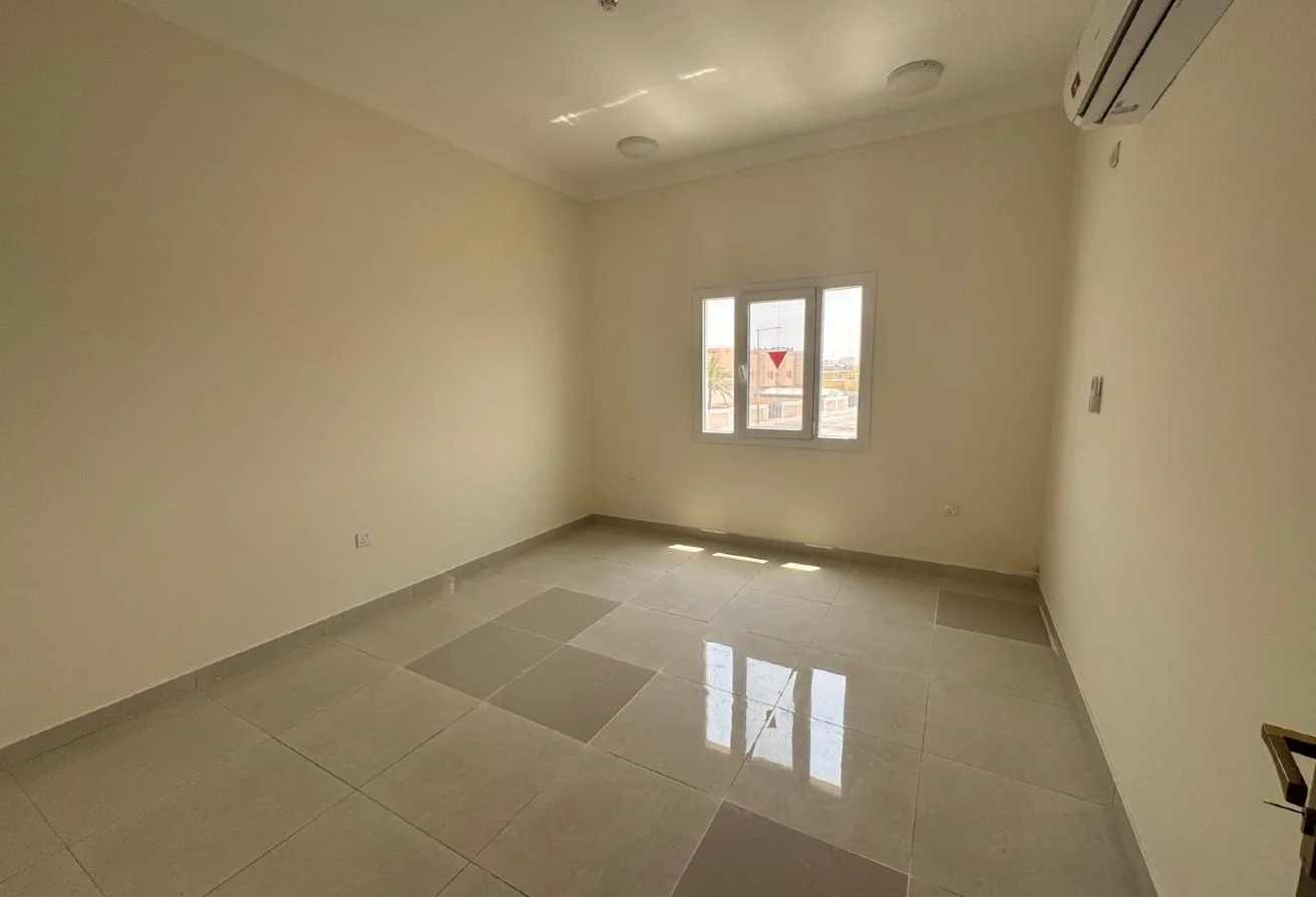 2 BR Apartment with Covered Parking in Unit 105