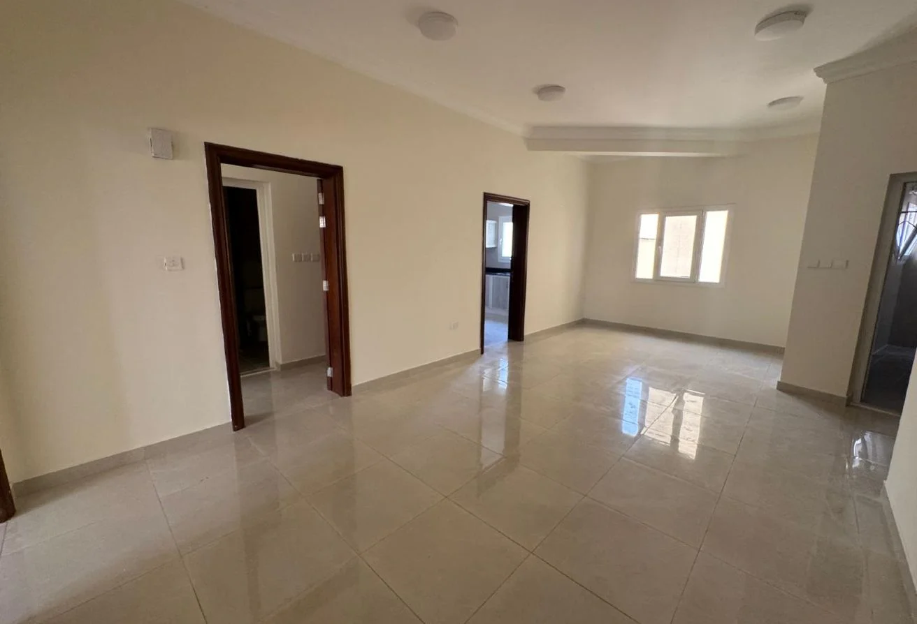 2 BR Apartment with Covered Parking in Unit 105
