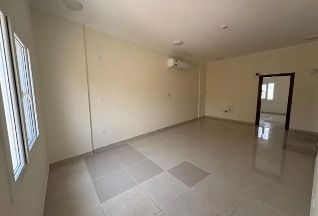 2 Bedroom Apartment with Covered Parking