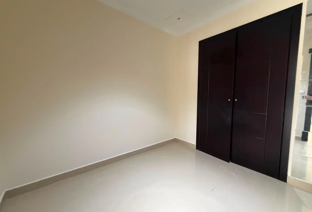 1BHK + Office - Unfurnished - Porto Arabia