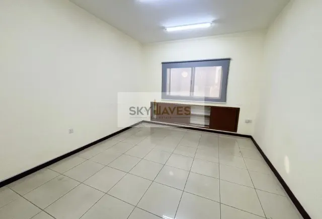 الموقع المميز | 20 متر مربع | مكتب مجهز | السد