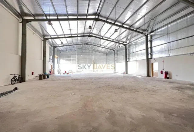 700 SQM STORE WITH 18 ROOMS IN BIRKAT AL AWAMER