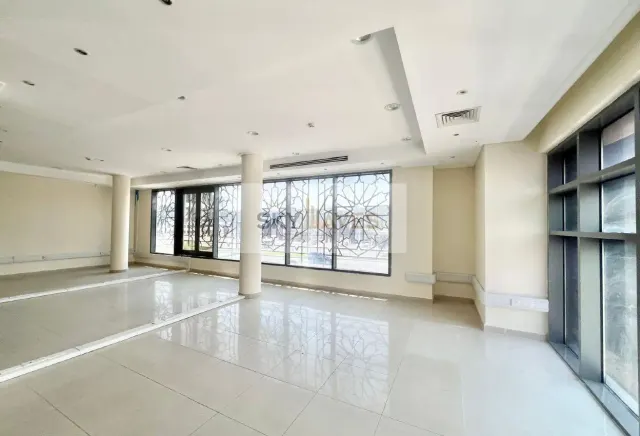 740 SQM COMMERCIAL BUILDING FOR RENT IN D RING