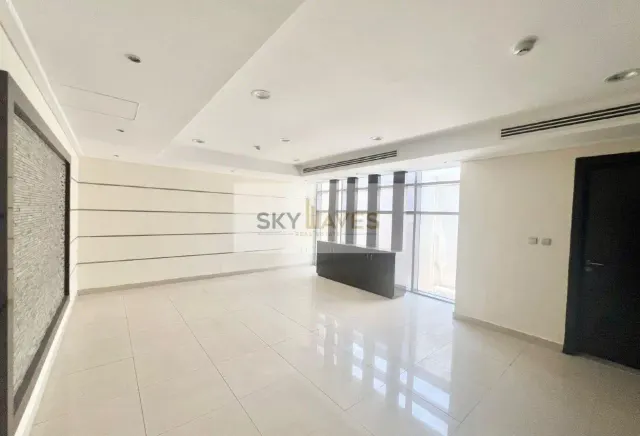 740 SQM COMMERCIAL BUILDING FOR RENT IN D RING