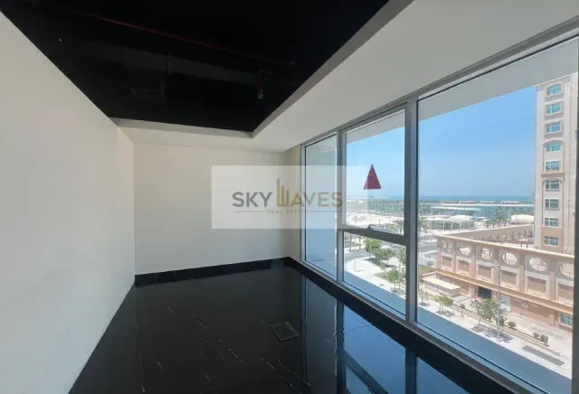 186 SQM FITTED OFFICE IN LUSAIL MARINA