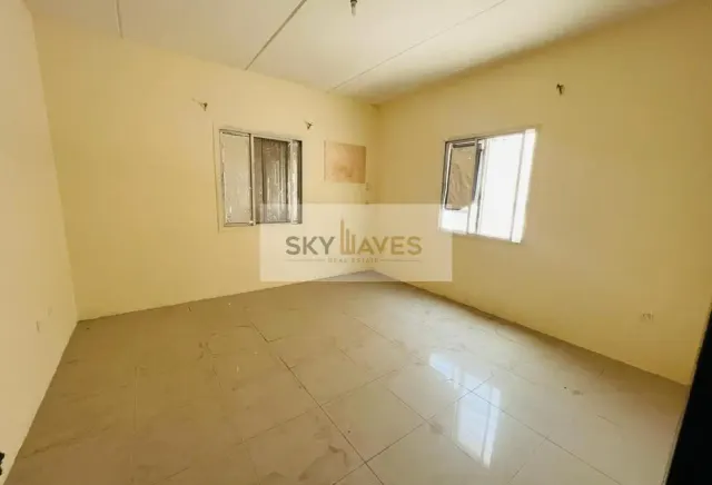 5BR LABOUR ACCOMODATION AVAIL;ABLE INDUSTRAIL AREA