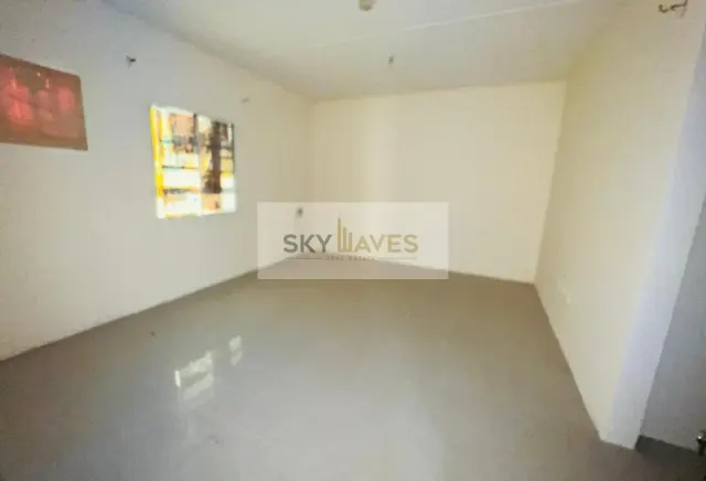 5BR LABOUR ACCOMODATION AVAIL;ABLE INDUSTRAIL AREA