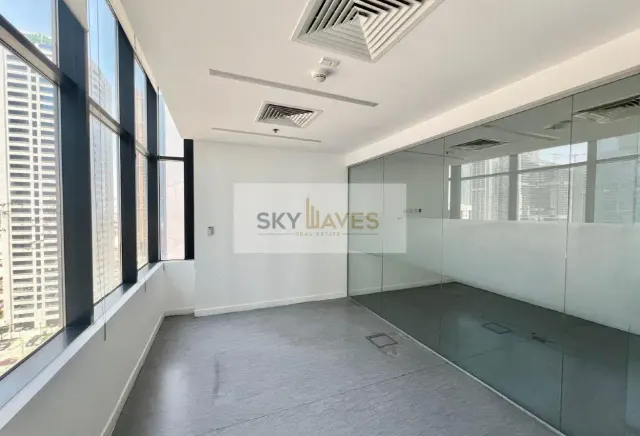 120 SQM PARTITIONED OFFICE IN WESTBAY NEAR METRO