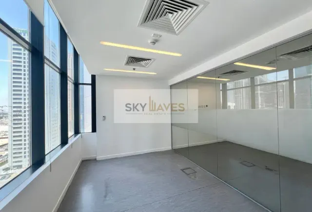120 SQM PARTITIONED OFFICE IN WESTBAY NEAR METRO