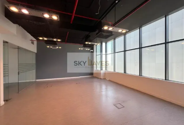 120 SQM PARTITIONED OFFICE IN WESTBAY NEAR METRO