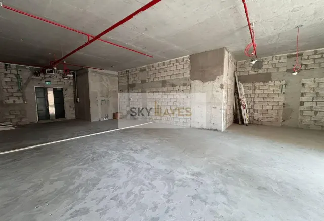 Prime Location | Office Spaces Availabl | Bank St
