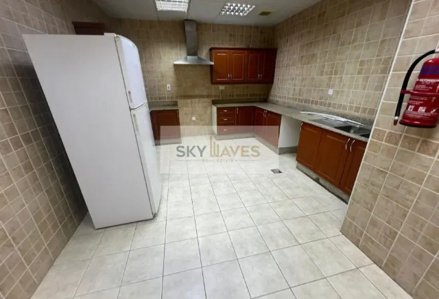 5 BEDROOM VILLA WITH MAID ROOM IN AIN KHALID