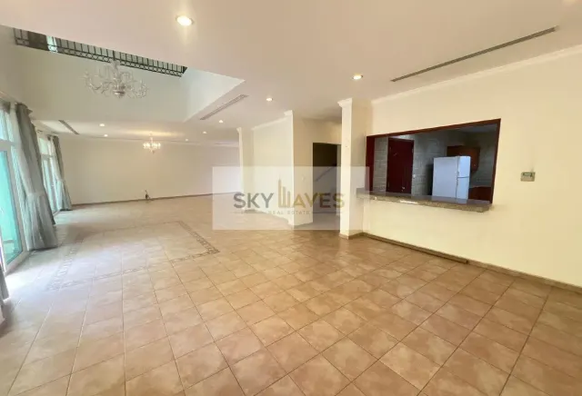 5 BEDROOM VILLA WITH MAID ROOM IN AIN KHALID