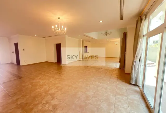5 BEDROOM VILLA WITH MAID ROOM IN AIN KHALID