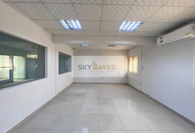 730 SQM AC WAREHOUSE AVAILABLE IN INDUSTRIAL AREA