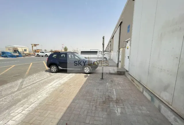 2 MONTH FREE/ 144SQM WORKSHOP AVAILBLE UM ALSANEEM