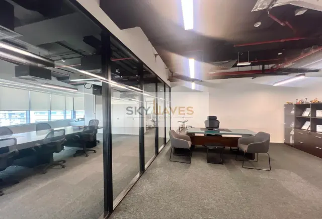 BEAUTIFUL OFFICE 250 SQM IN LUSAIL MARINA - view 3