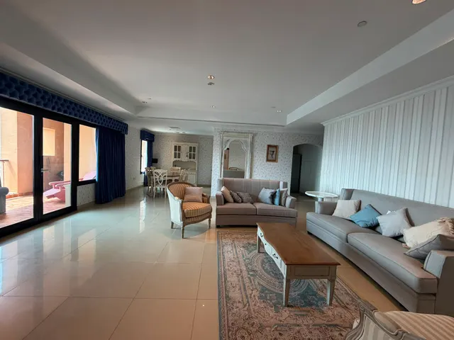 2BR Furnished Apartment in Porto Arabia