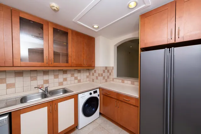 2BR Semi-Furnished Apartment in Porto Arabia