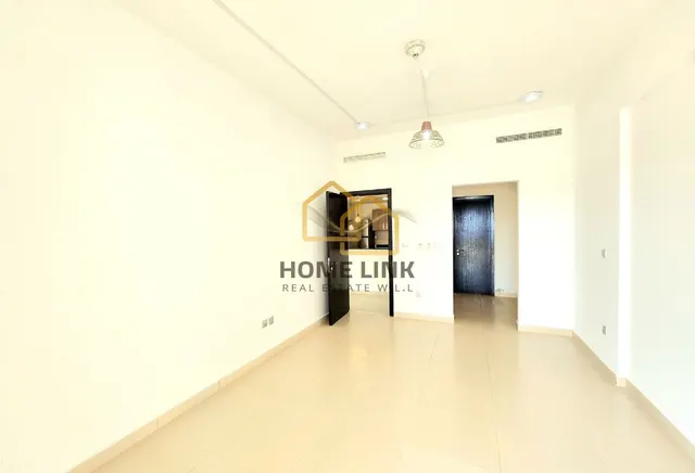 MODERN AND SPACIOUS 1 BEDROOM | SEMI FURNISHED