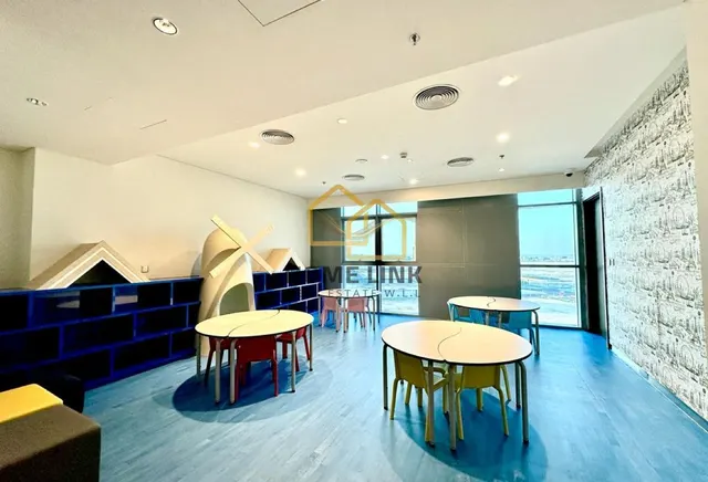 LUXURIOUS & SPACIOUS 2 BR SF APARTMENT IN SEEF