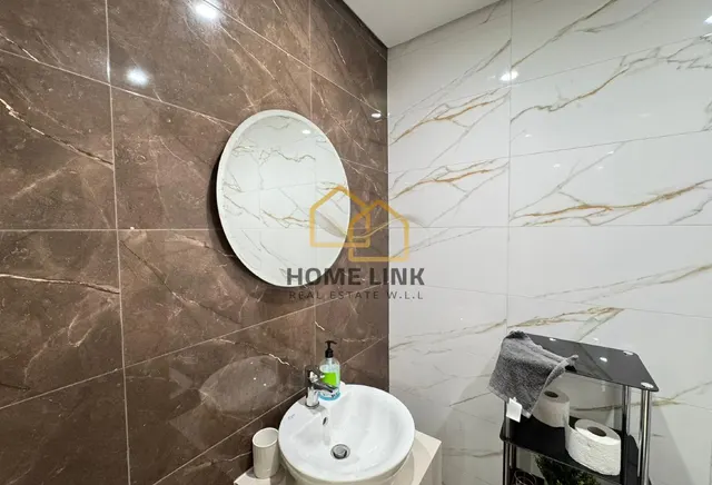 FREEHOLD 2 BEDROOM APARTMENT | READY TO MOVE IN