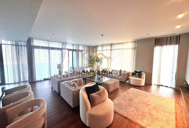FREEHOLD | READY TO MOVE | LUXURIOUS 2+MAID