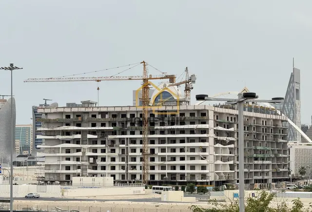 1BR LUSAIL APARTMENT FOR RE-SALE | PAY UNTIL 2032 - view 3