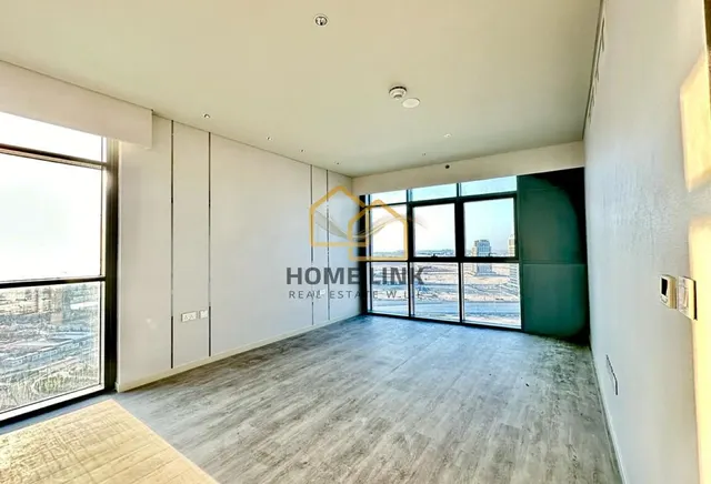 LUXURIOUS & SPACIOUS 2 BR SF APARTMENT IN SEEF