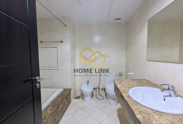 HIGH FLOOR | SPACIOUS 1 BEDROOM SF APARTMENT