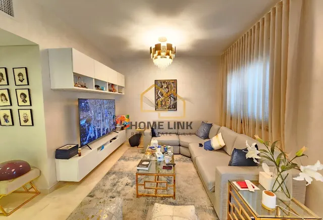 LUXURIOUS 3 BEDROOM | UPGRADED UNIT | FURNISHED