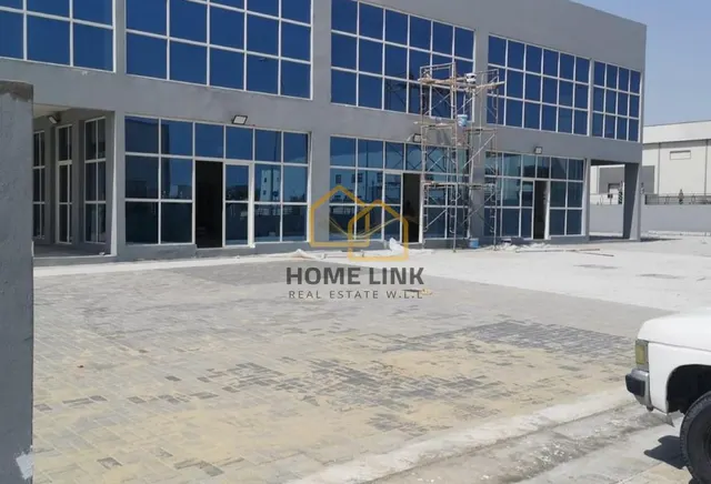 Store+ Office+ Accommodation in Al Wakrah