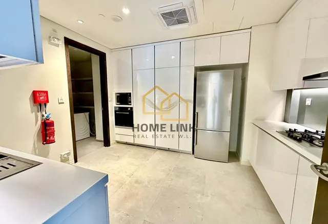 LUXURIOUS & SPACIOUS 2 BR SF APARTMENT IN SEEF