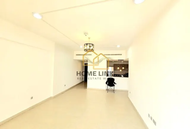MODERN AND SPACIOUS 1 BEDROOM | SEMI FURNISHED
