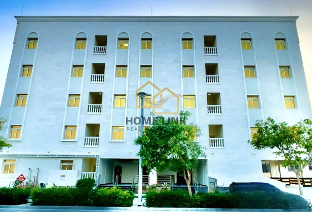 2 BEDROOM APARTMENT WITH TERRACE IN FOXHILLS