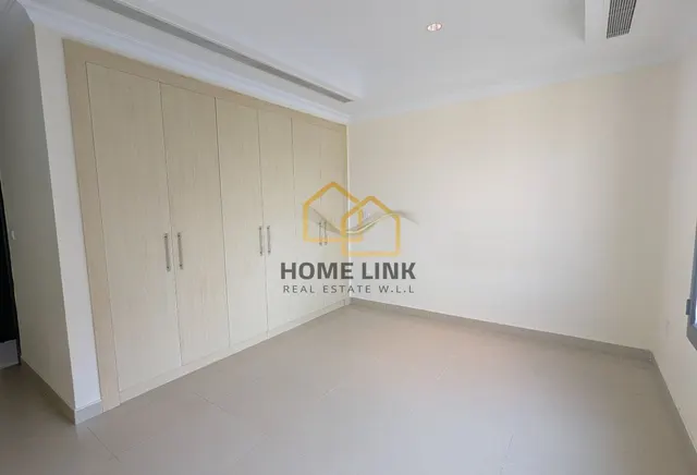 HIGH FLOOR | SPACIOUS 1 BEDROOM SF APARTMENT