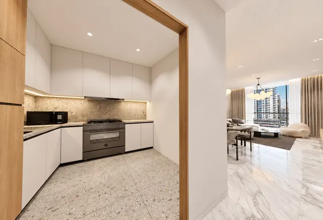 PENTHOUSE FEATURED | MULTIPLE UNITS | 0% COMMISSIO