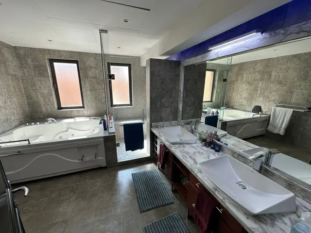 SPACIOUS TOWNHOUSE | MARINA VIEW | TRIPLEX | FF