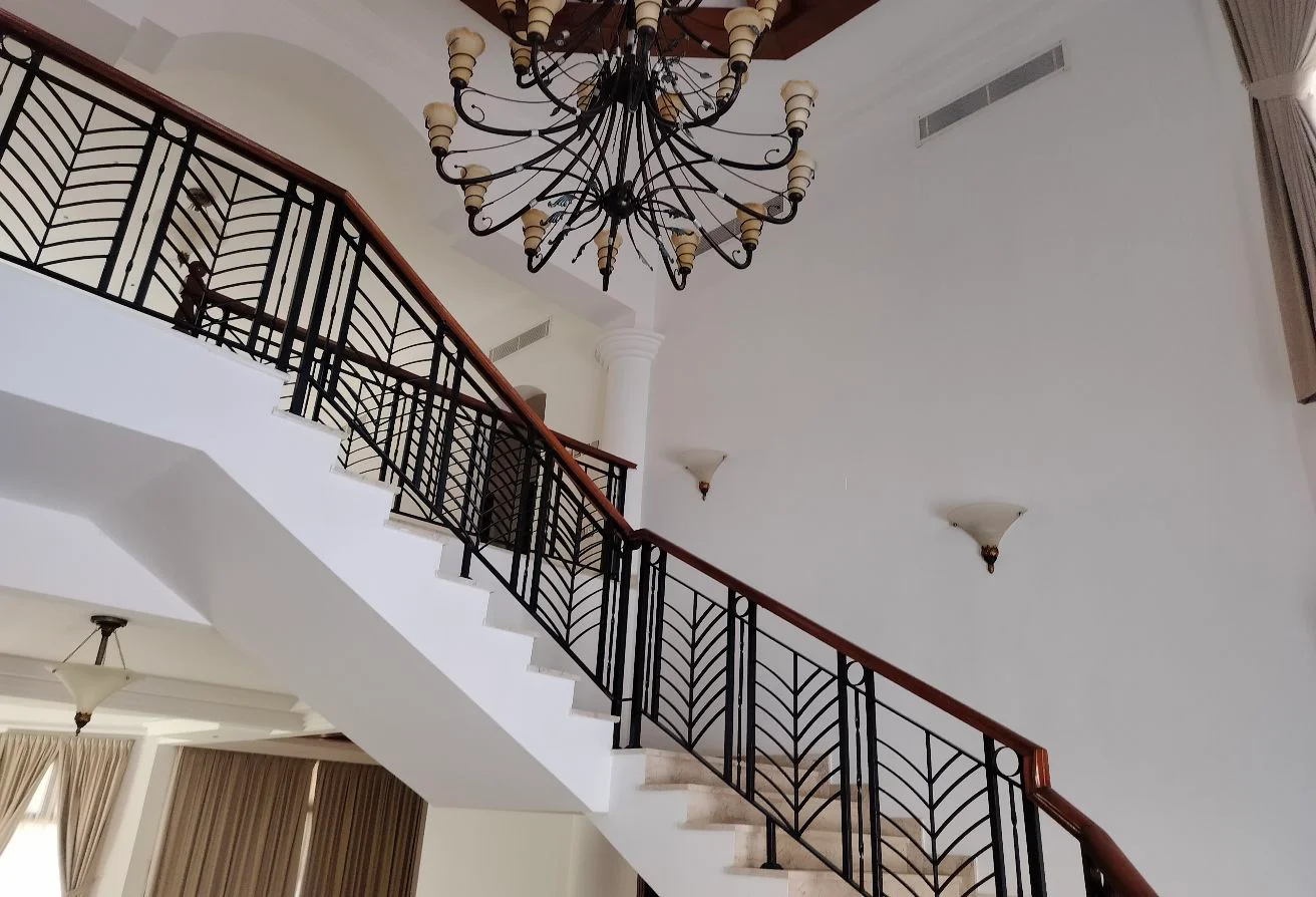 LAGOONA Semi Furnished 5 Bedroom Villa with Maid